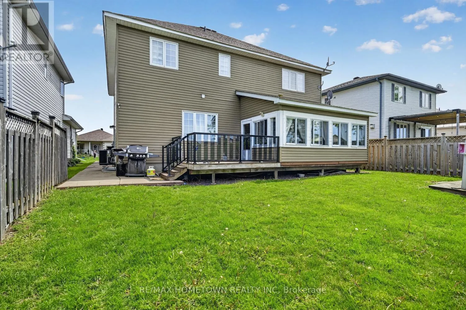 1020 CRESTWOOD DRIVE
