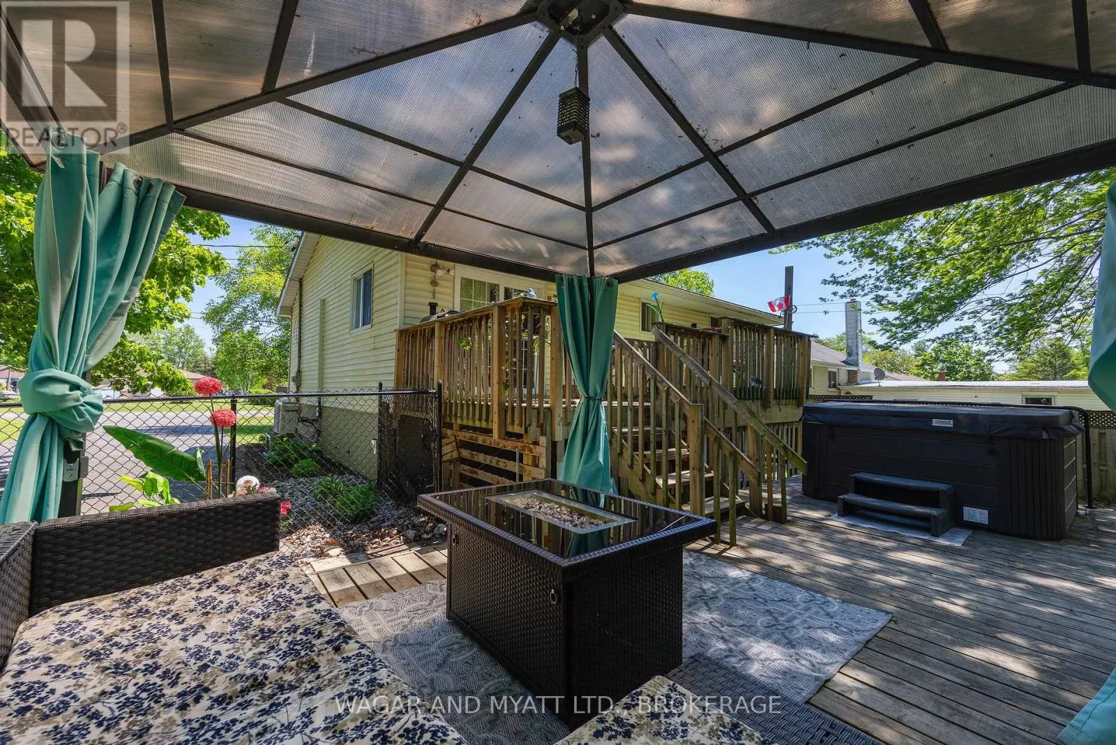 39 RIVERVIEW DRIVE