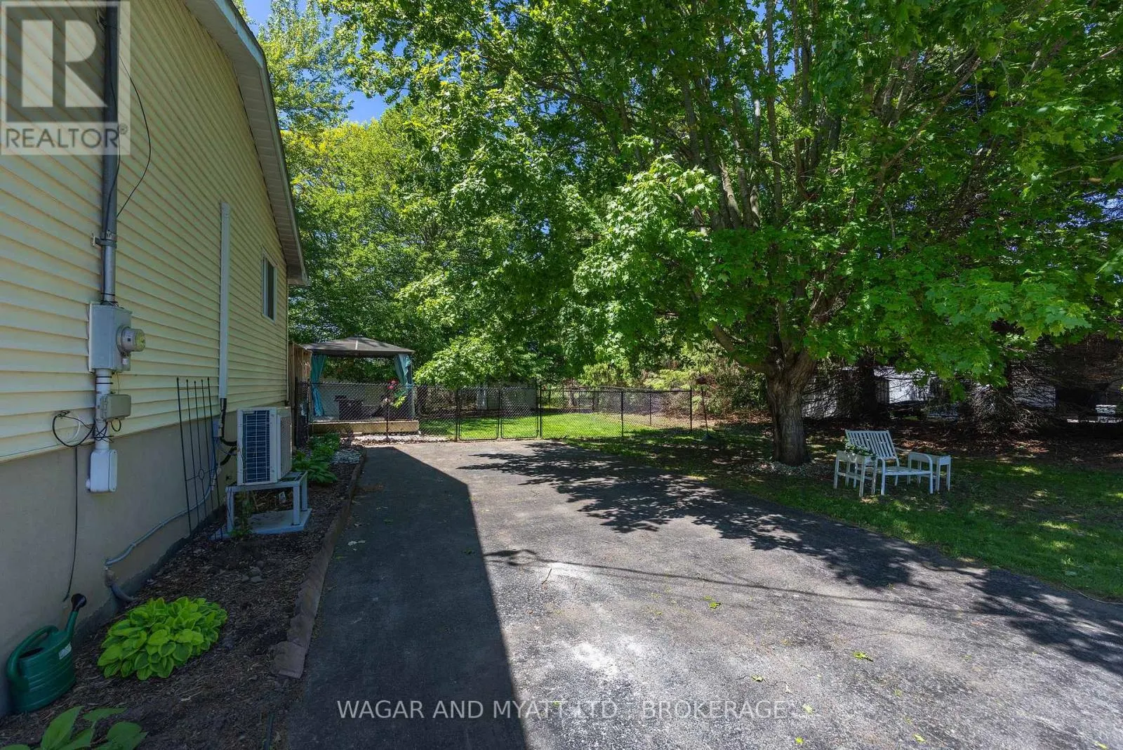 39 RIVERVIEW DRIVE