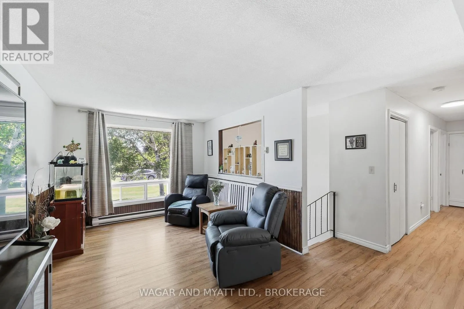 39 RIVERVIEW DRIVE