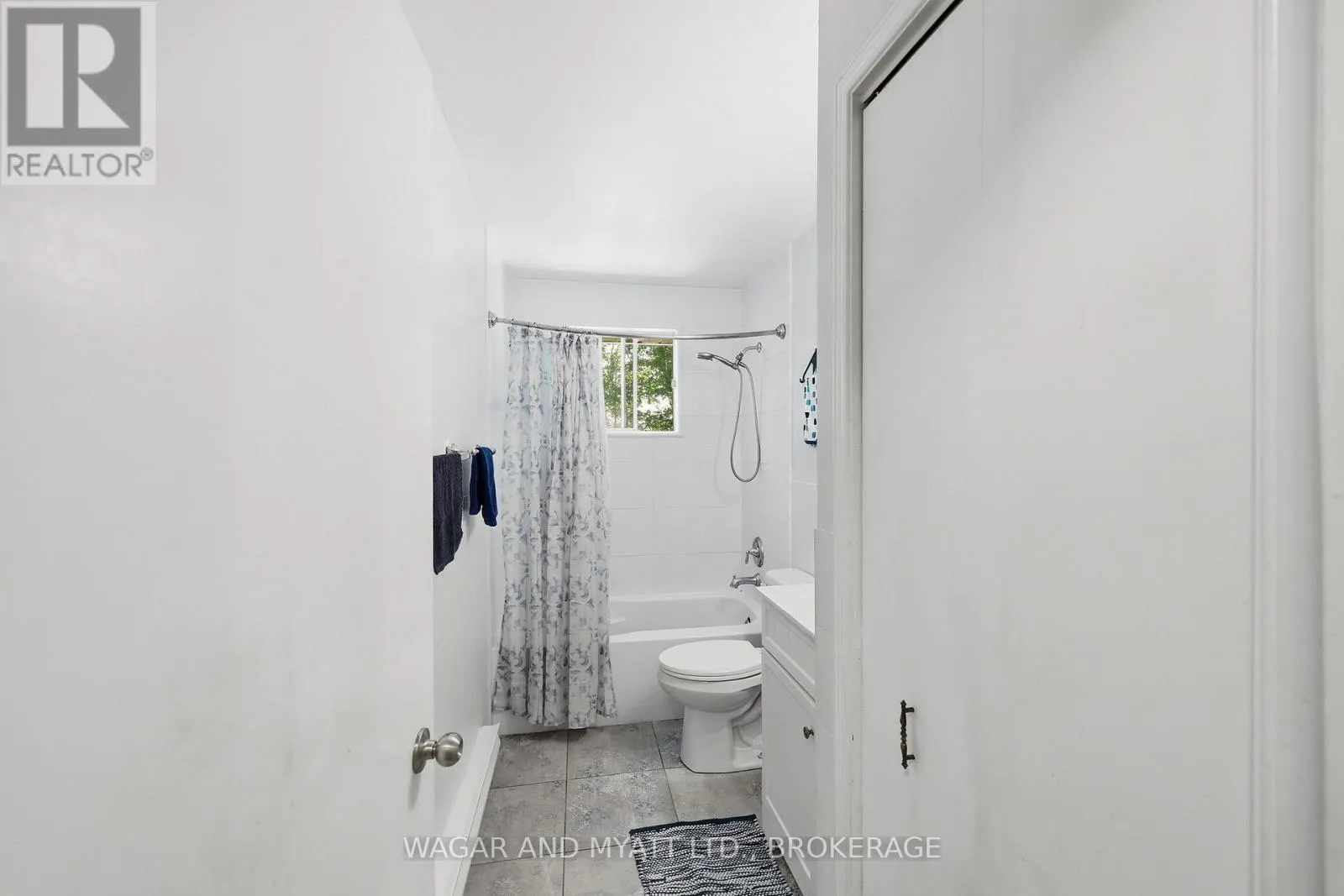 39 RIVERVIEW DRIVE