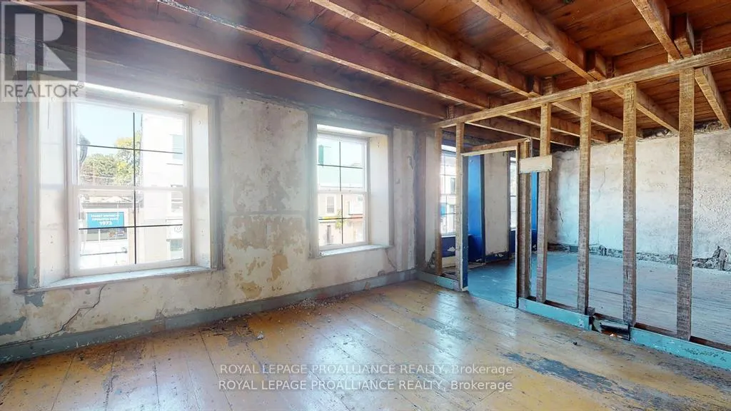 237-239 KING STREET W