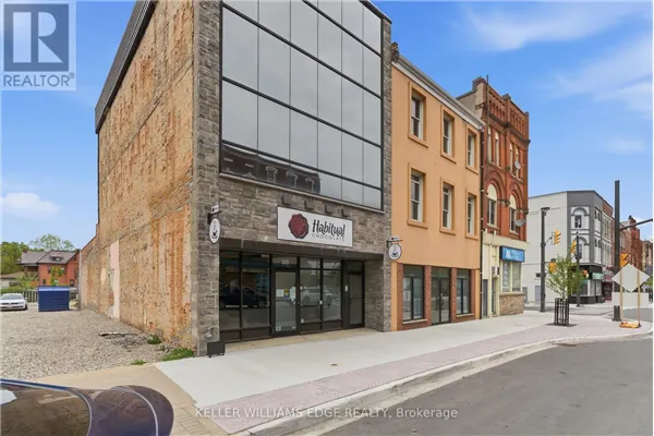 389 DUNDAS STREET
