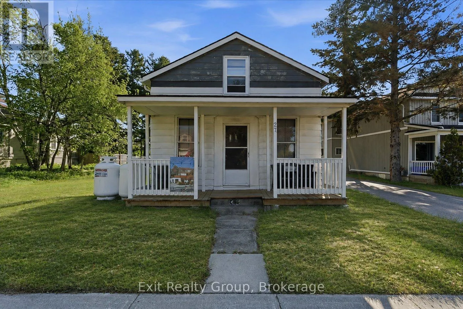 27 YOUNG STREET