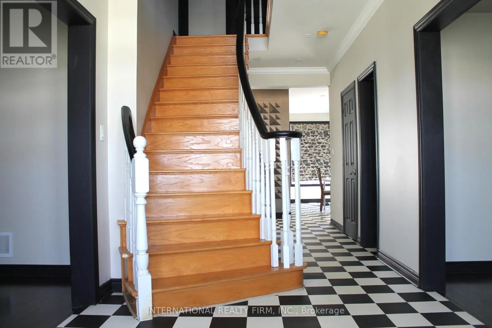 412 WRIGHT CRESCENT