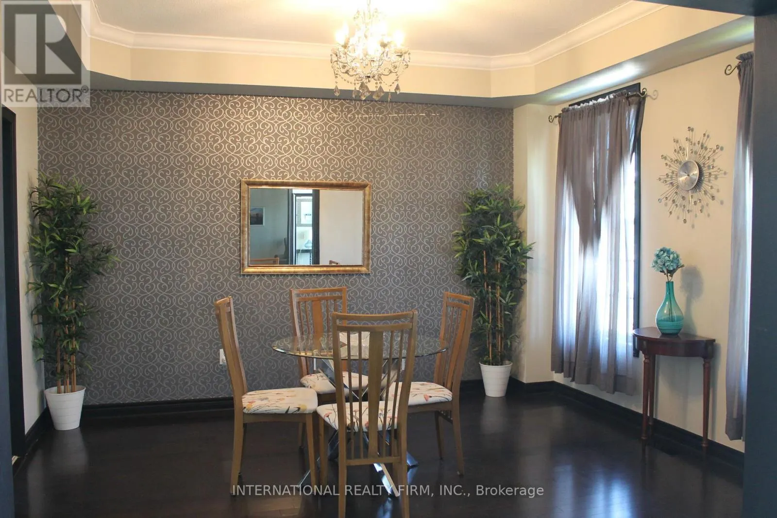 412 WRIGHT CRESCENT
