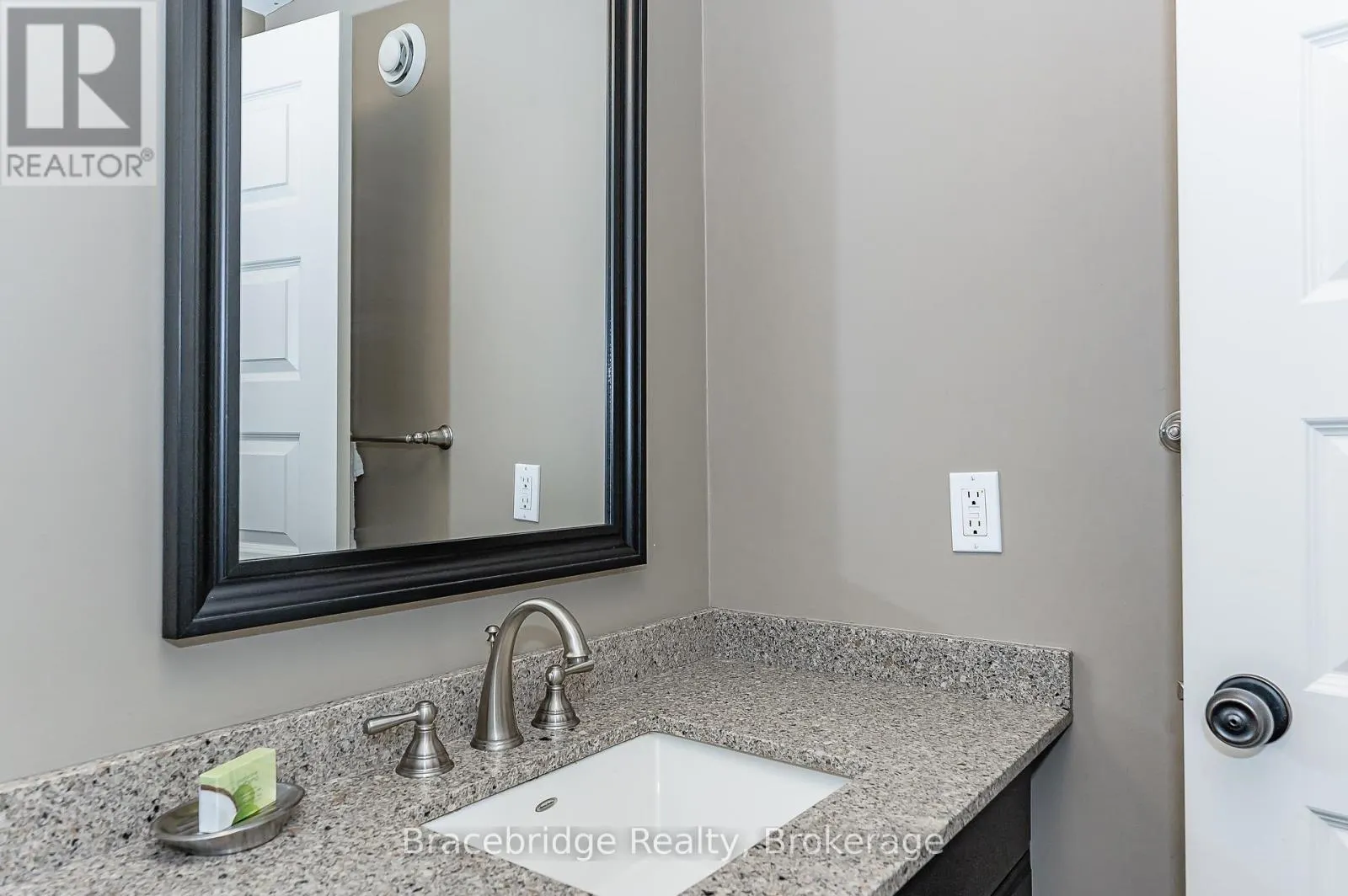 SANDFIELD 3 W3 - 3876 MUSKOKA RD 118 HIGHWAY W