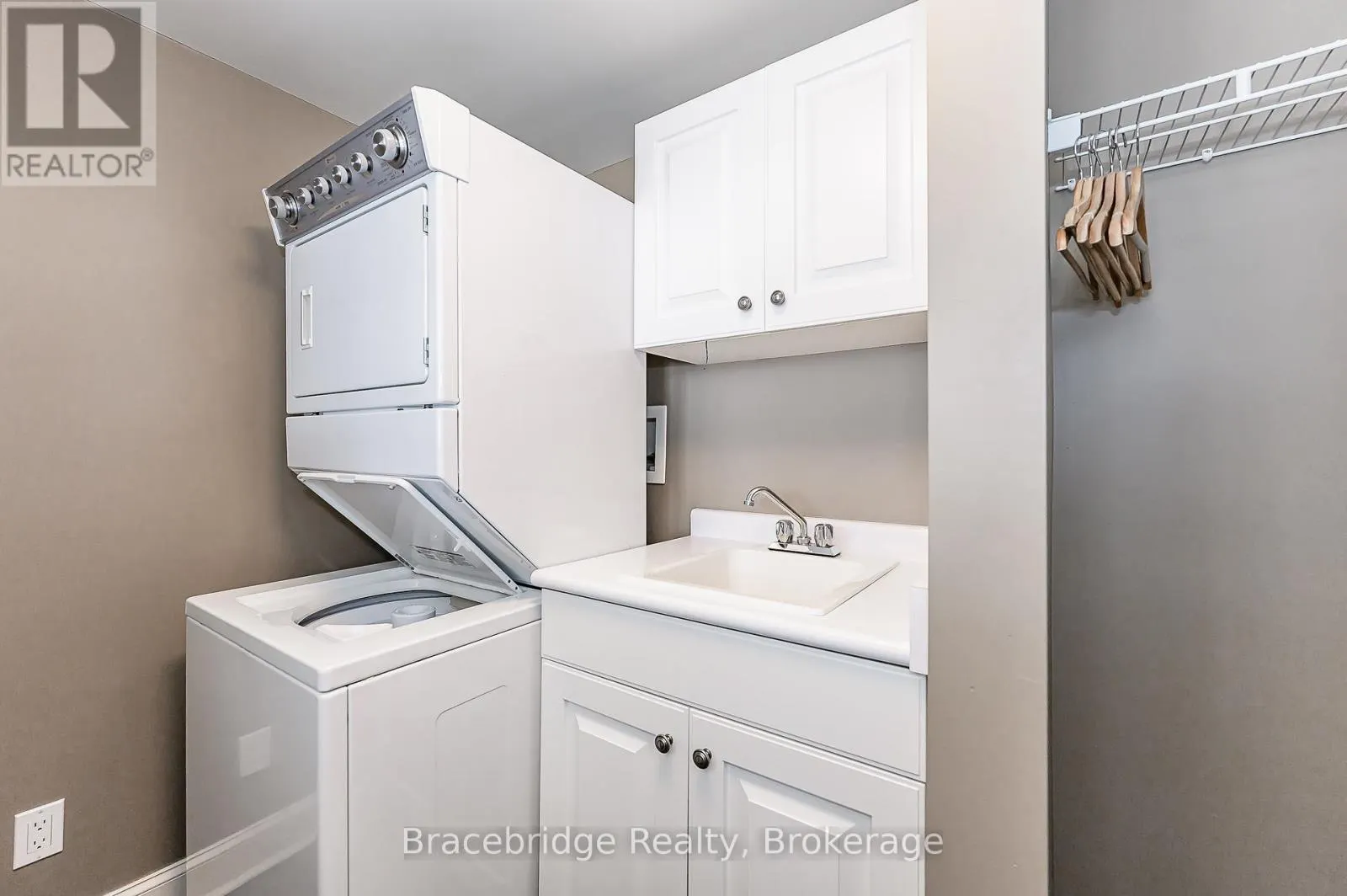 SANDFIELD 3 W3 - 3876 MUSKOKA RD 118 HIGHWAY W