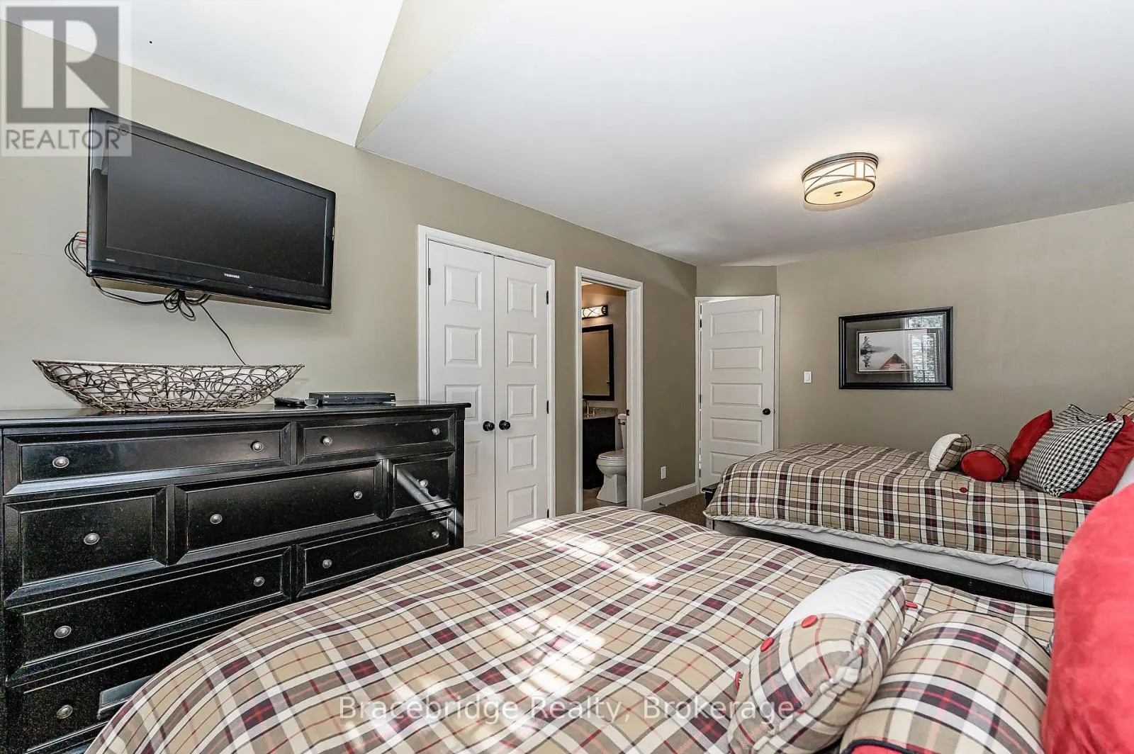 SANDFIELD 3 W3 - 3876 MUSKOKA RD 118 HIGHWAY W
