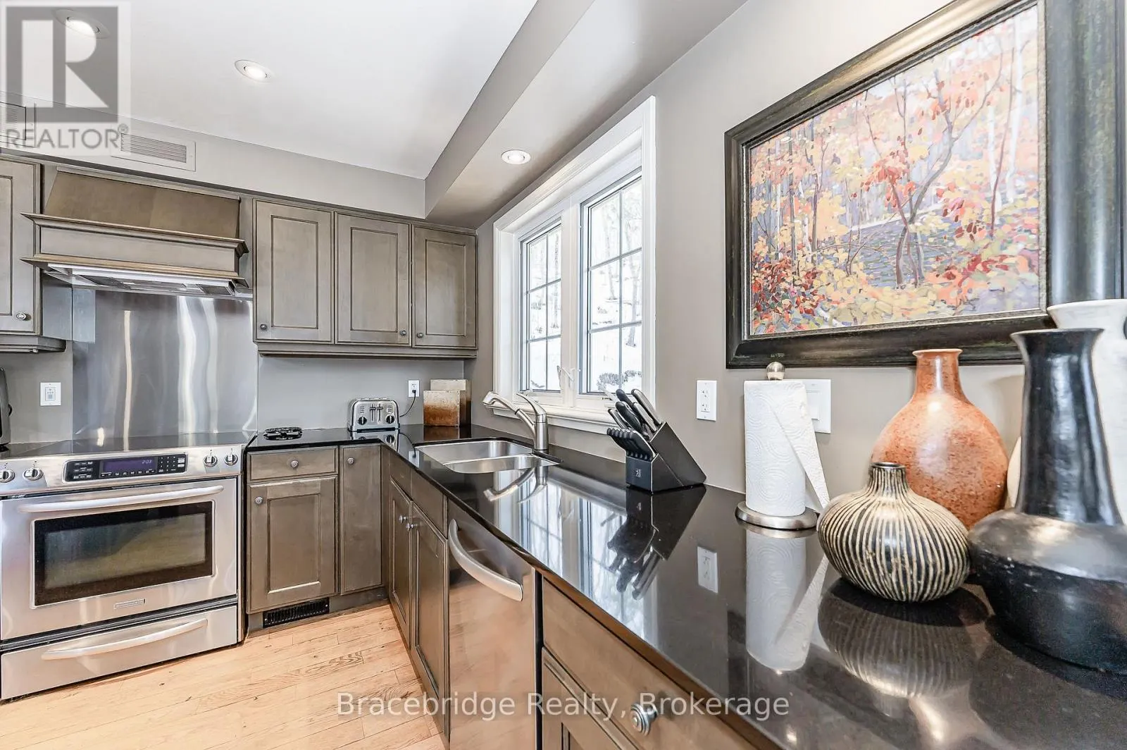 SANDFIELD 3 W3 - 3876 MUSKOKA RD 118 HIGHWAY W