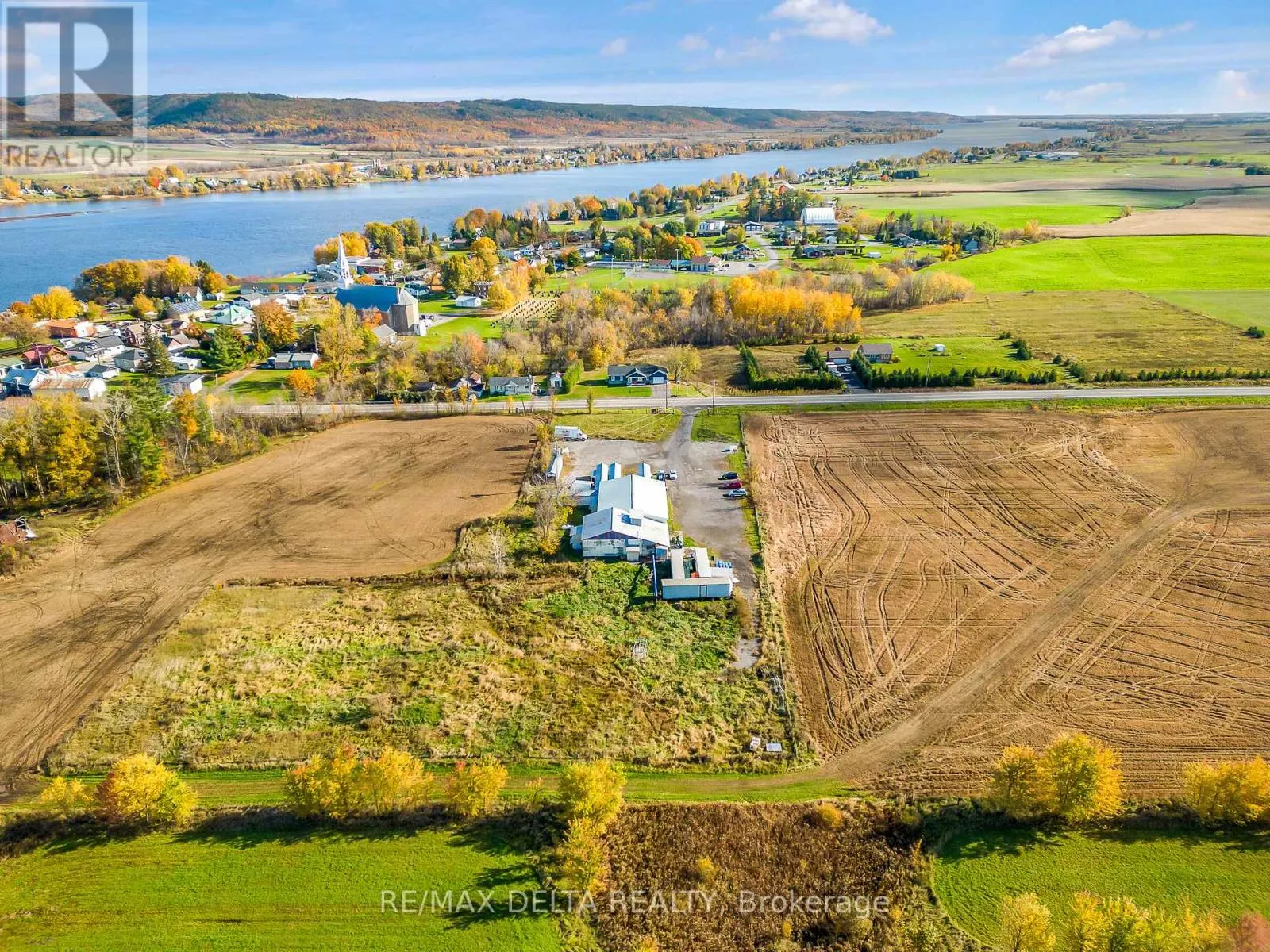122 COUNTY RD 15 ROAD