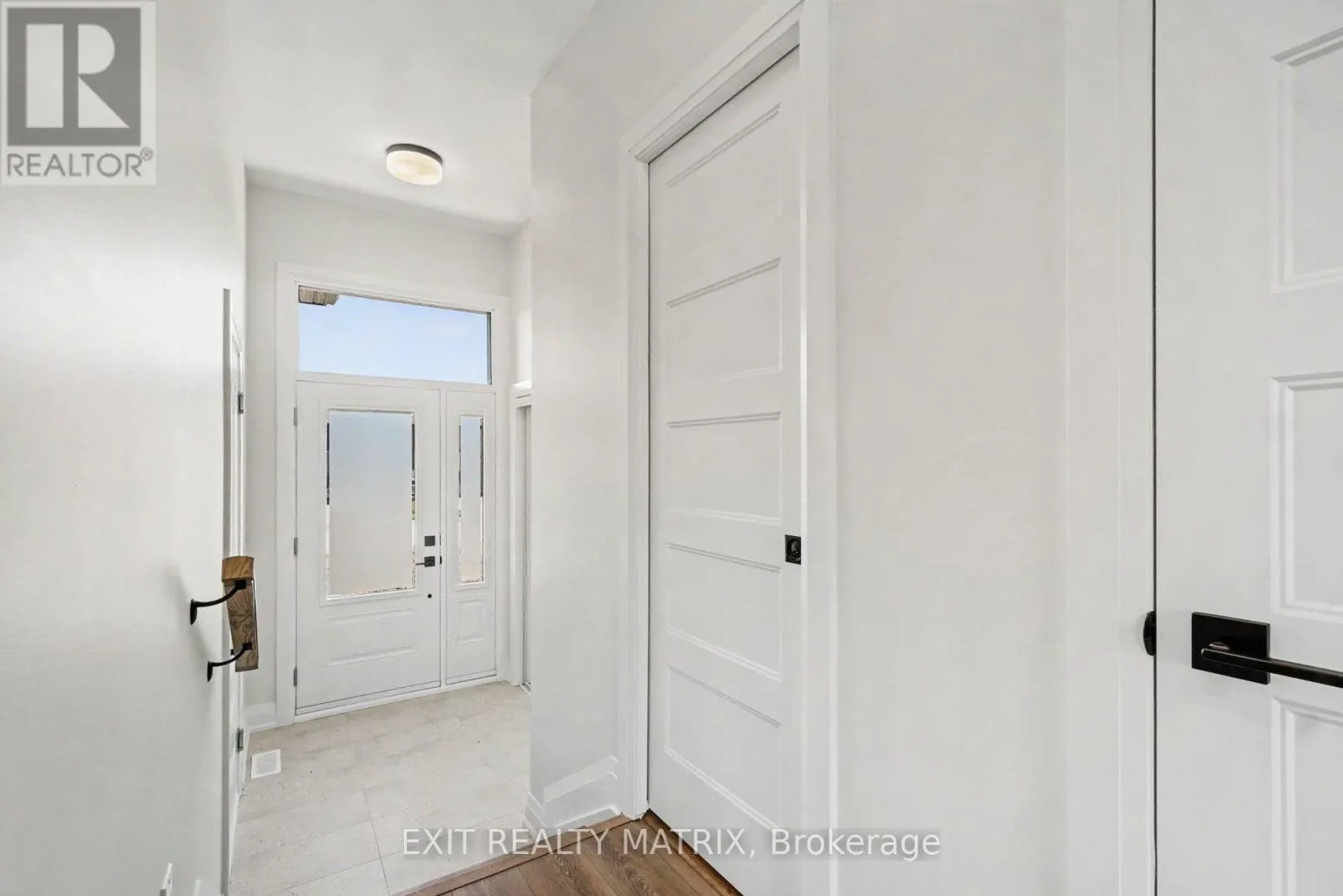 535 REGINA STREET