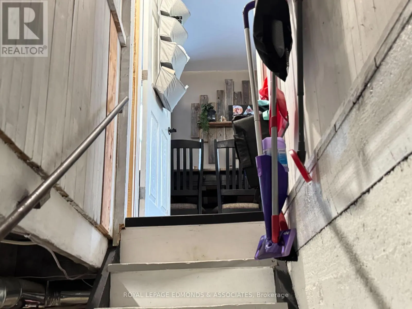 27 STENCELLS ROAD