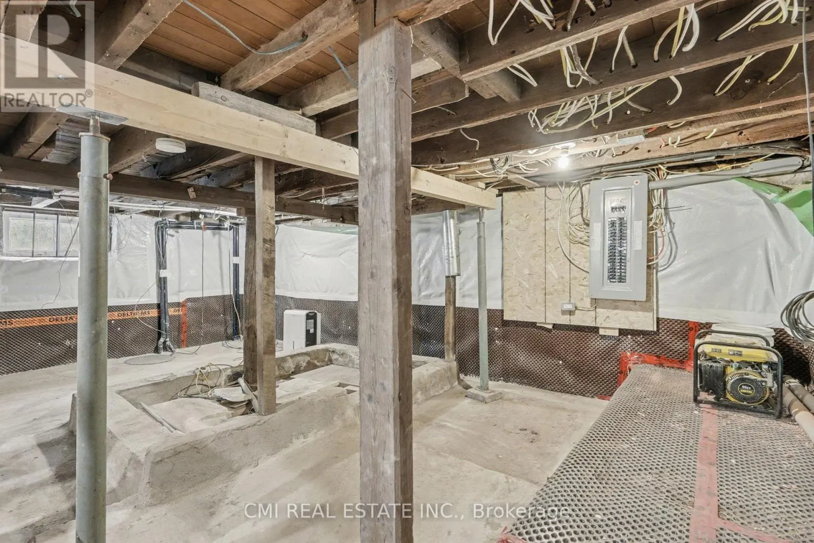 2546 WILSON STREET