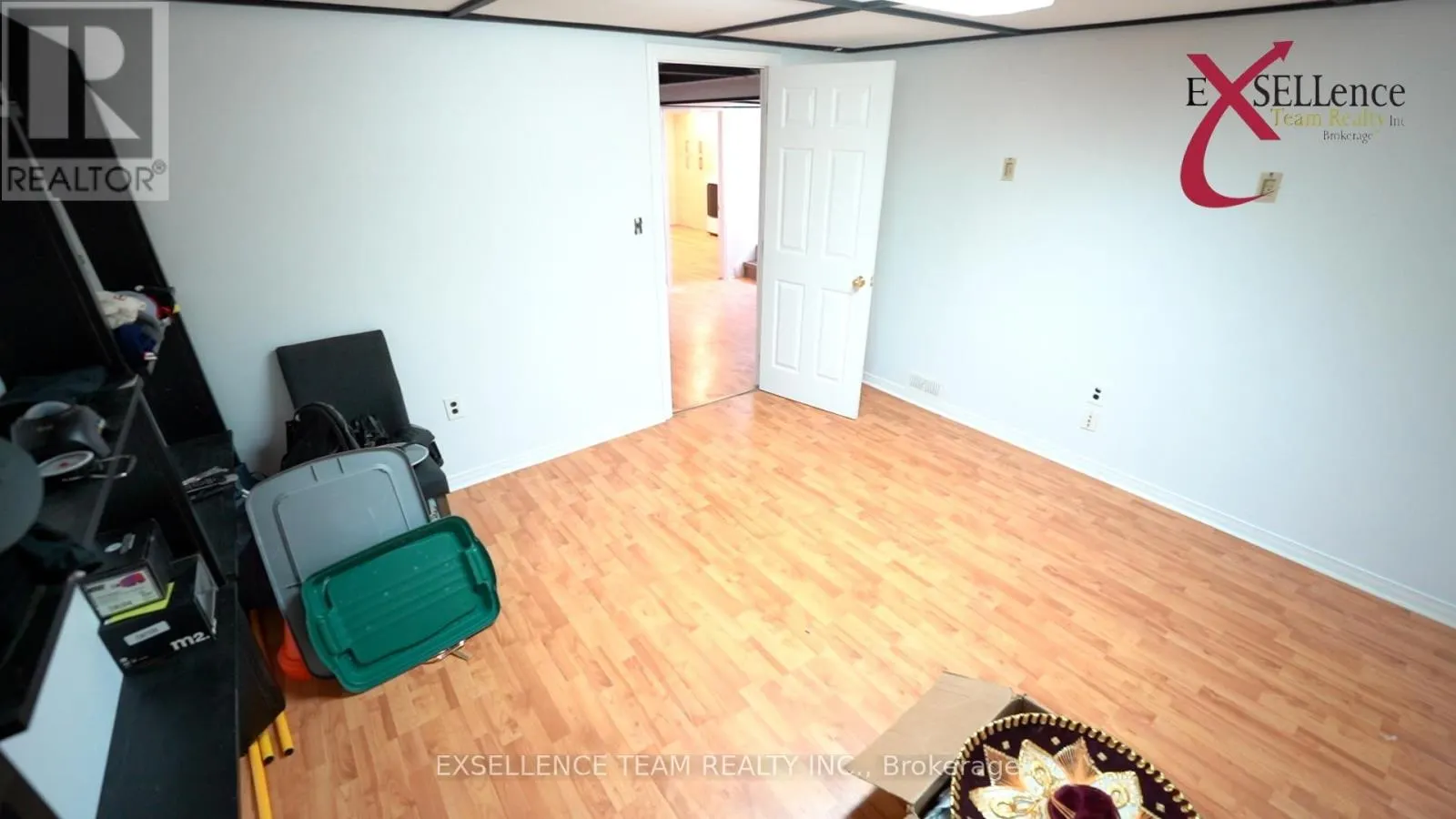 616 SURGENOR STREET W