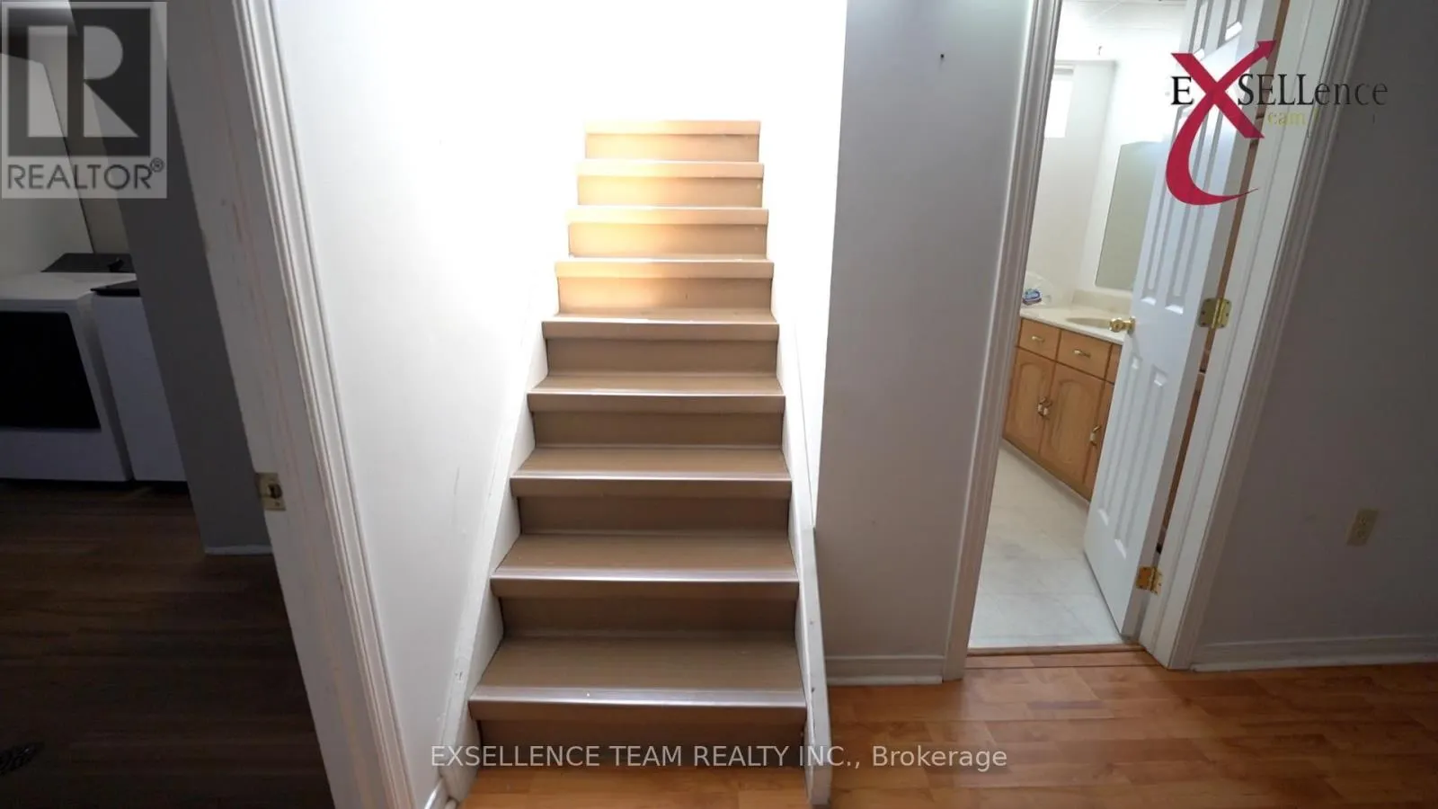 616 SURGENOR STREET W