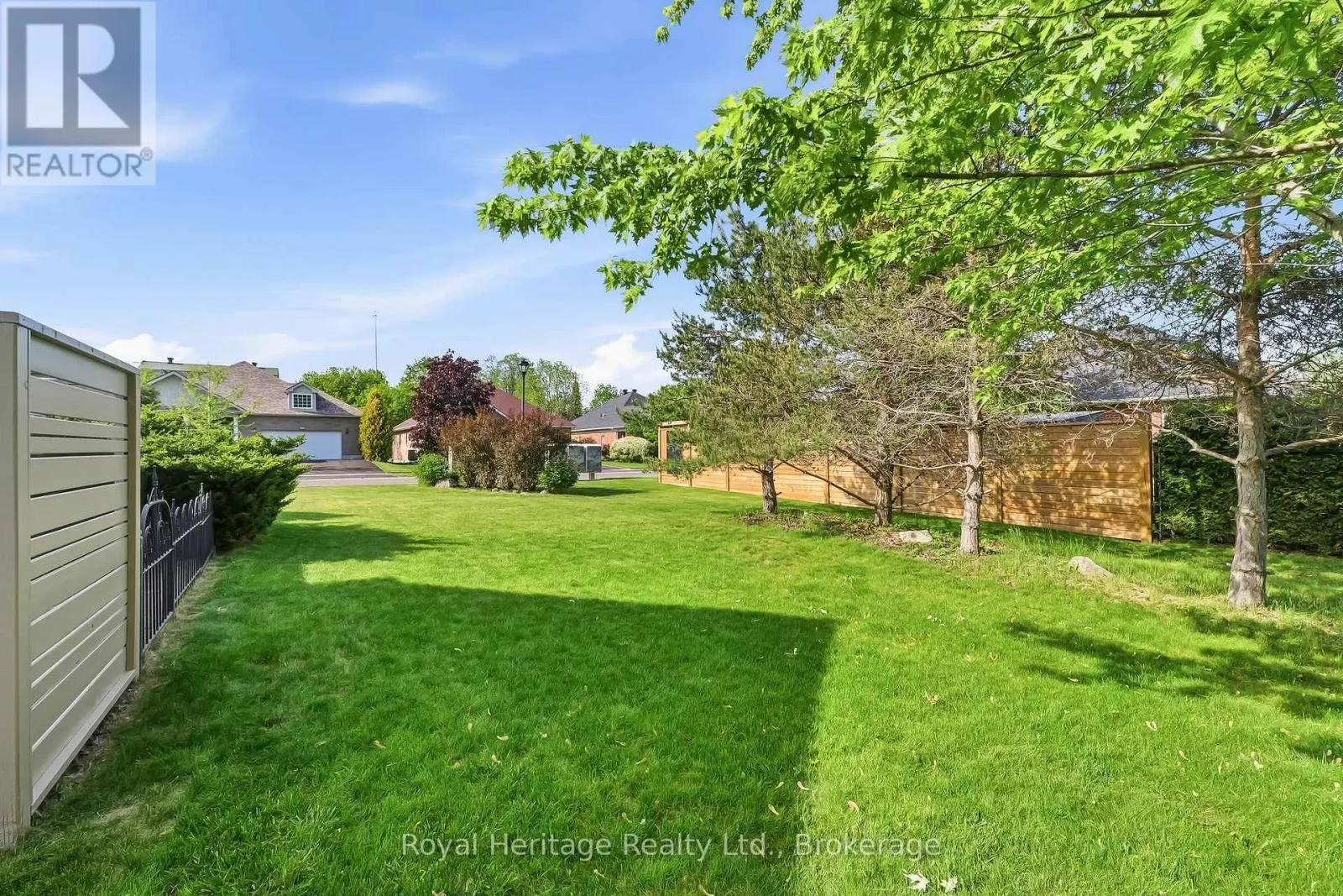 2 CORTLAND WAY