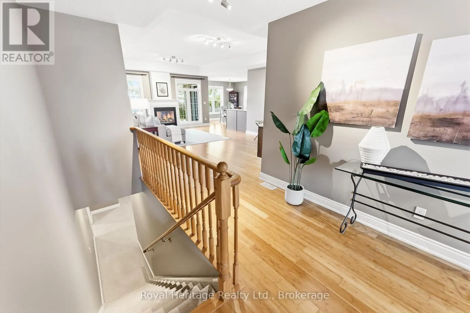 2 CORTLAND WAY