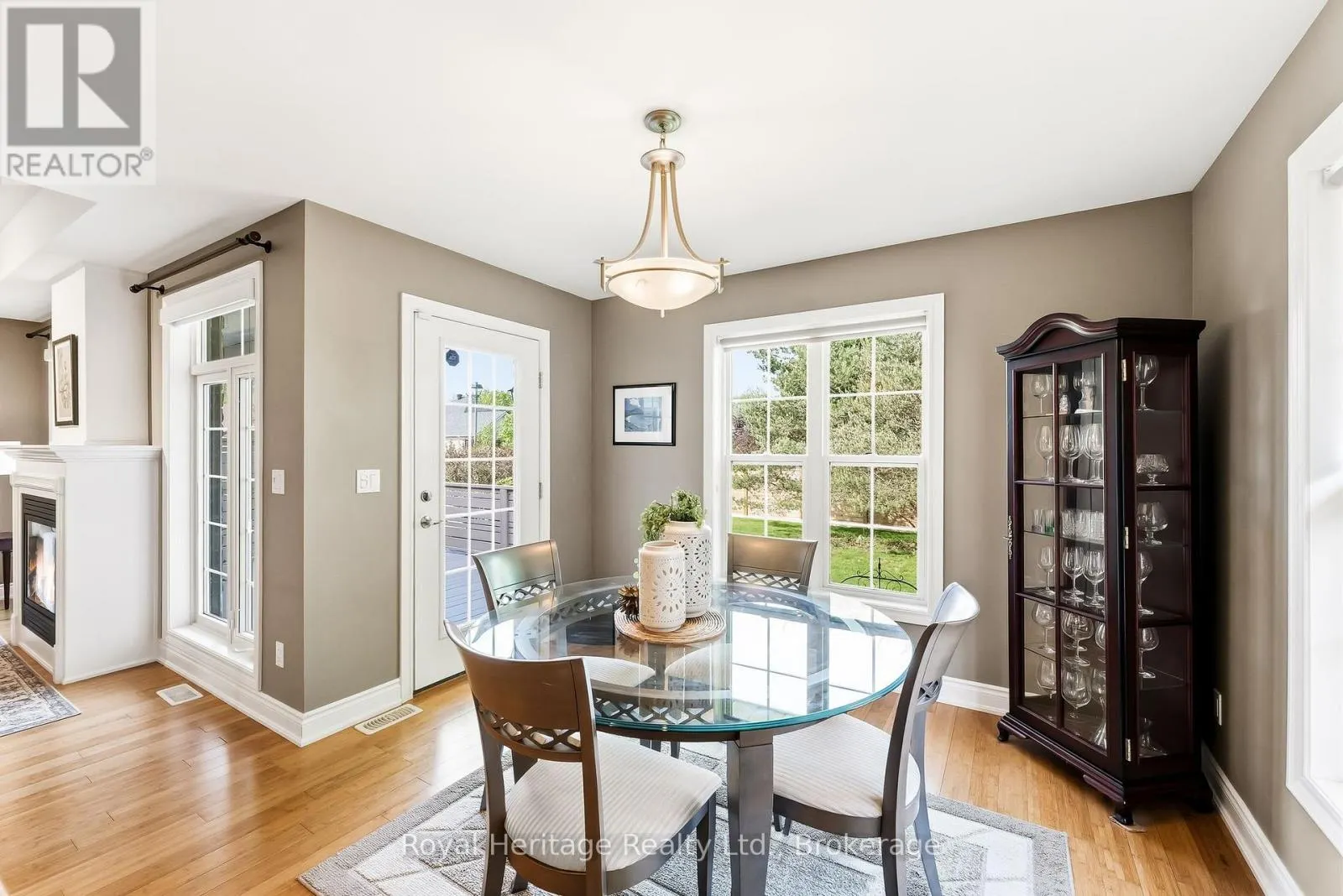 2 CORTLAND WAY