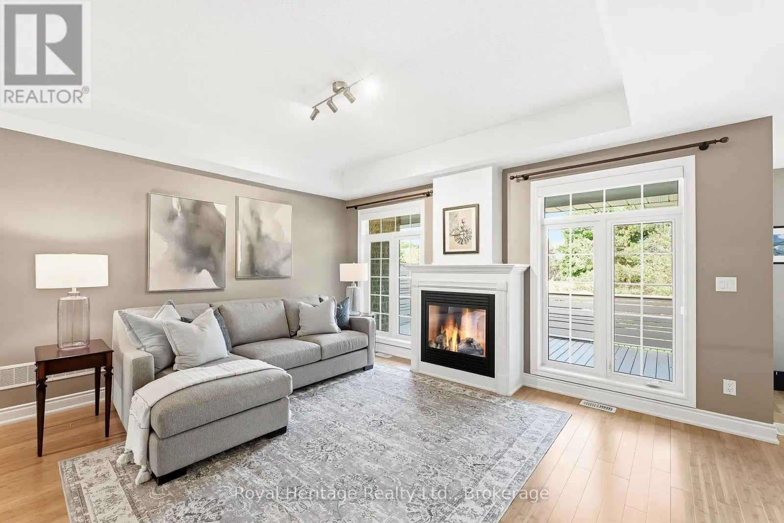 2 CORTLAND WAY