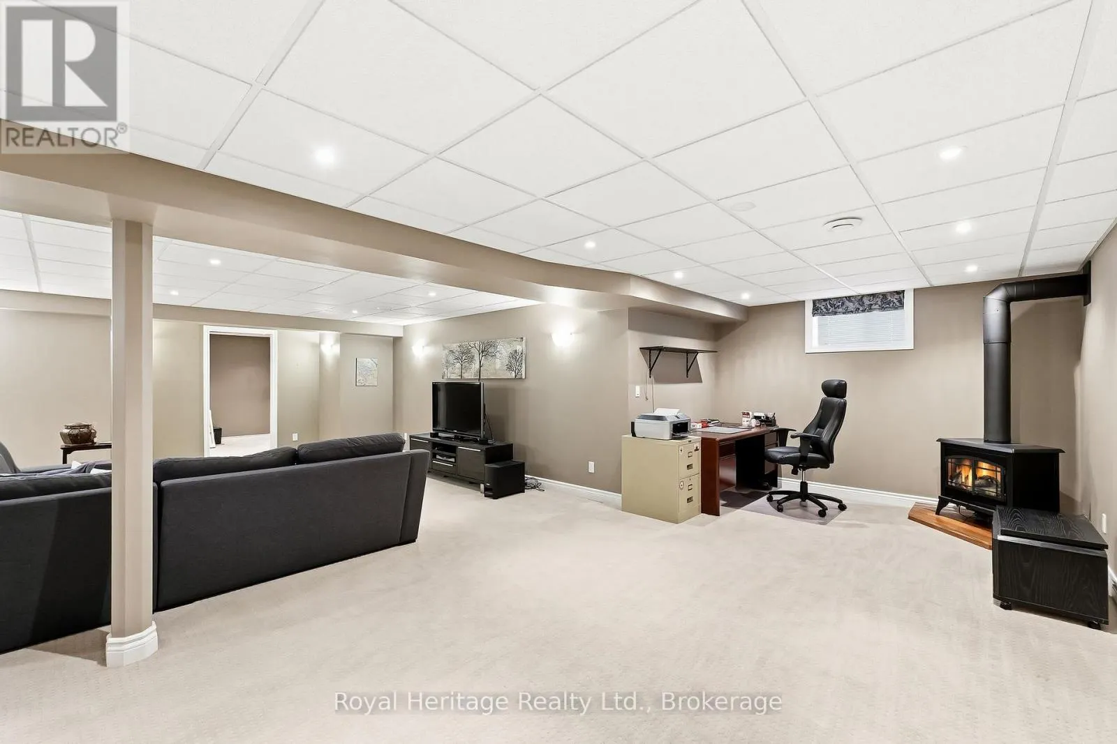 2 CORTLAND WAY