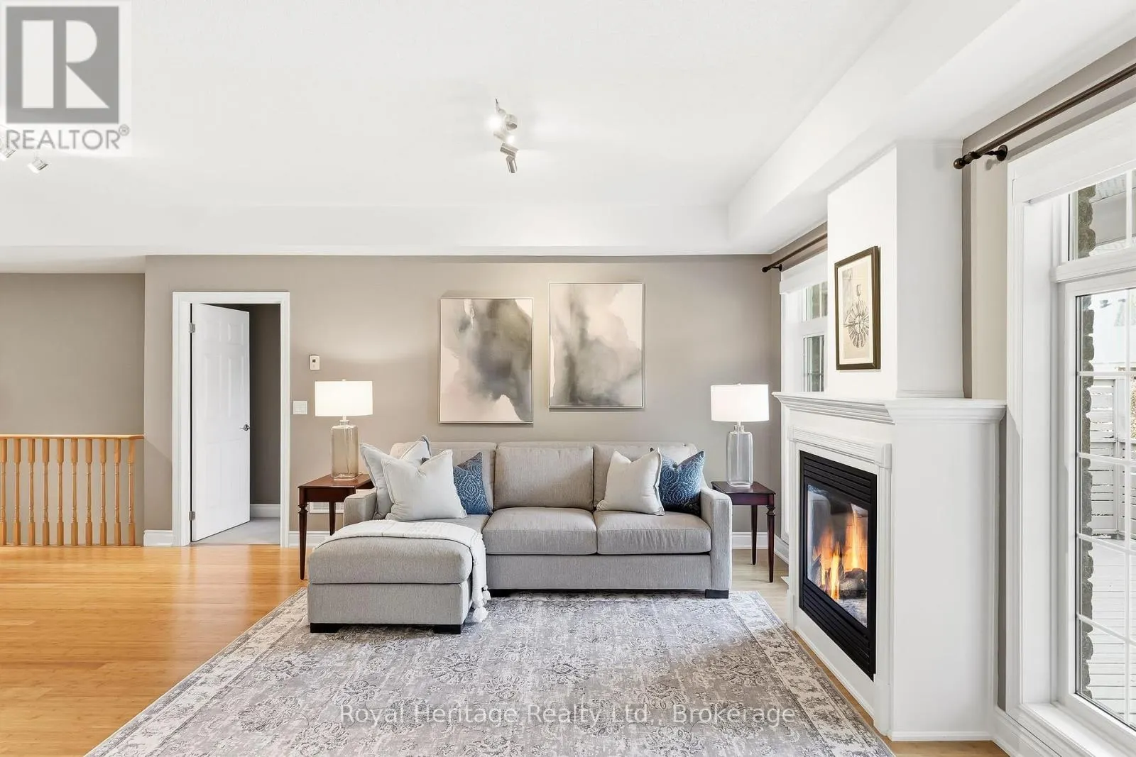 2 CORTLAND WAY