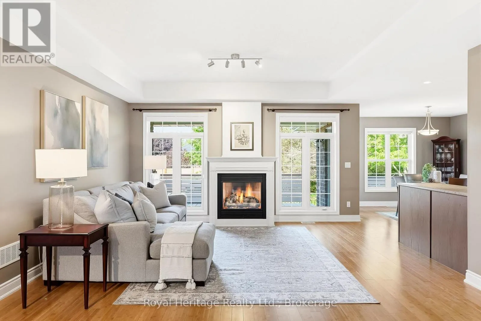 2 CORTLAND WAY