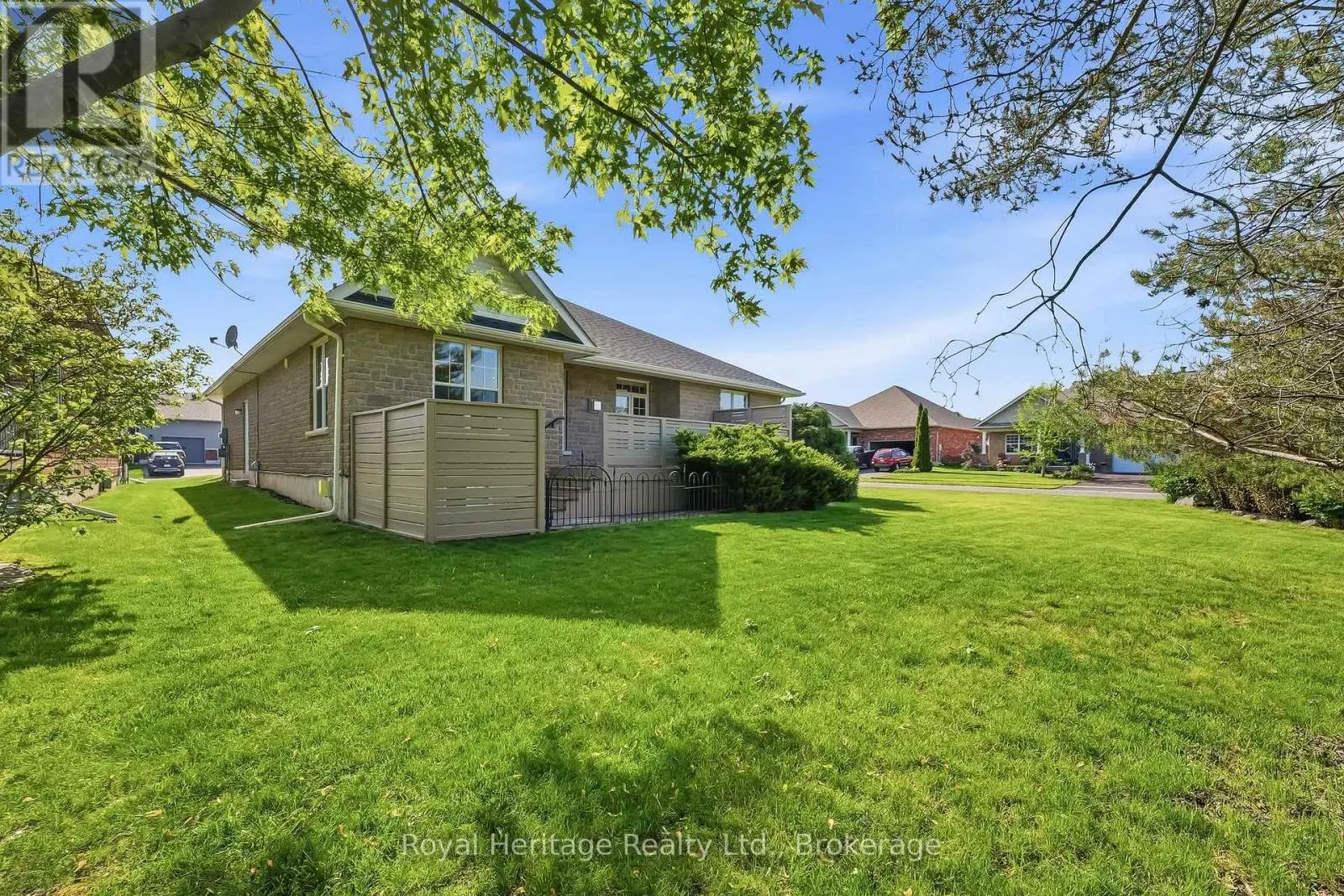 2 CORTLAND WAY