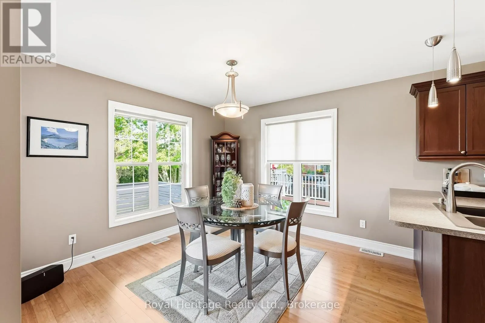 2 CORTLAND WAY