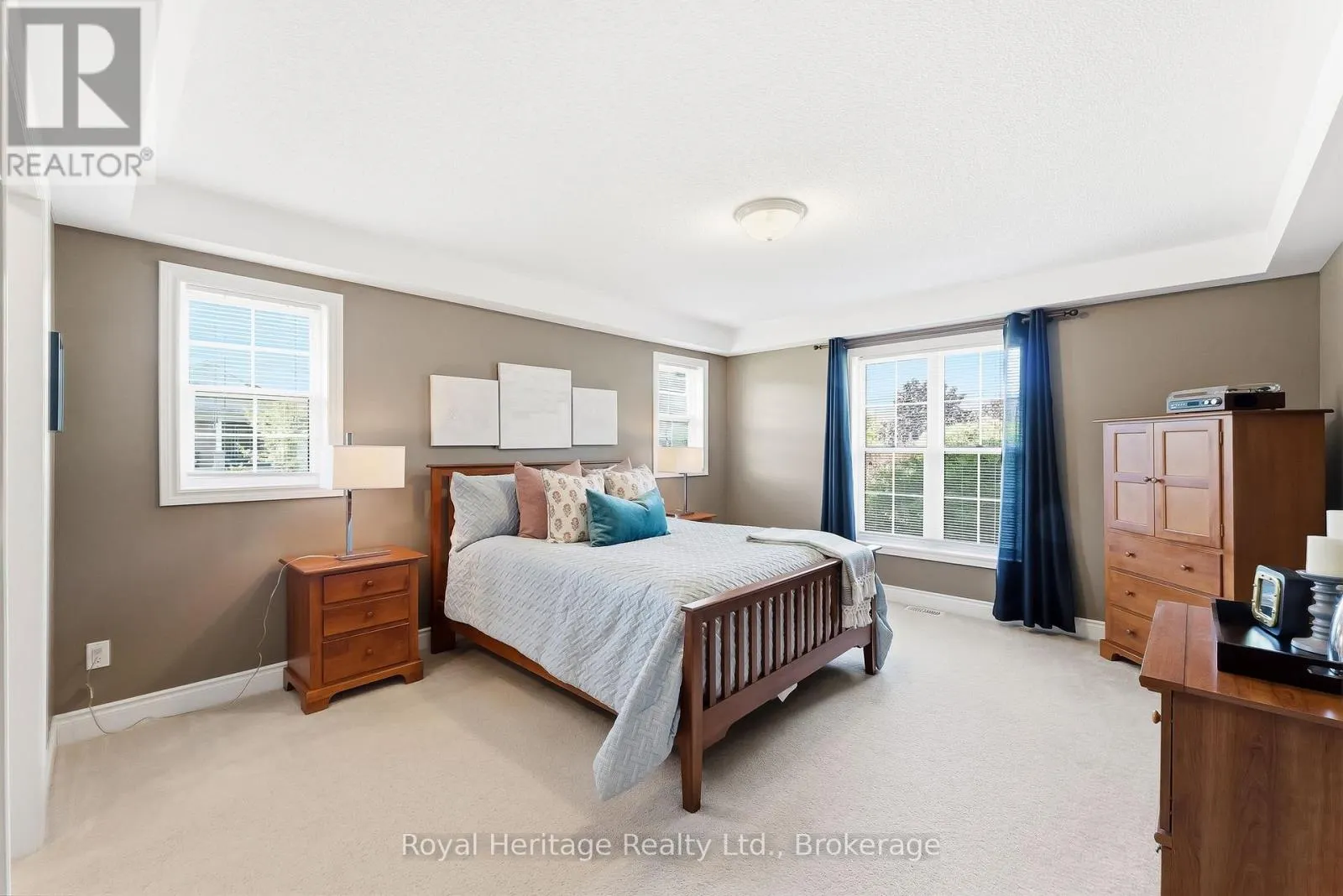 2 CORTLAND WAY