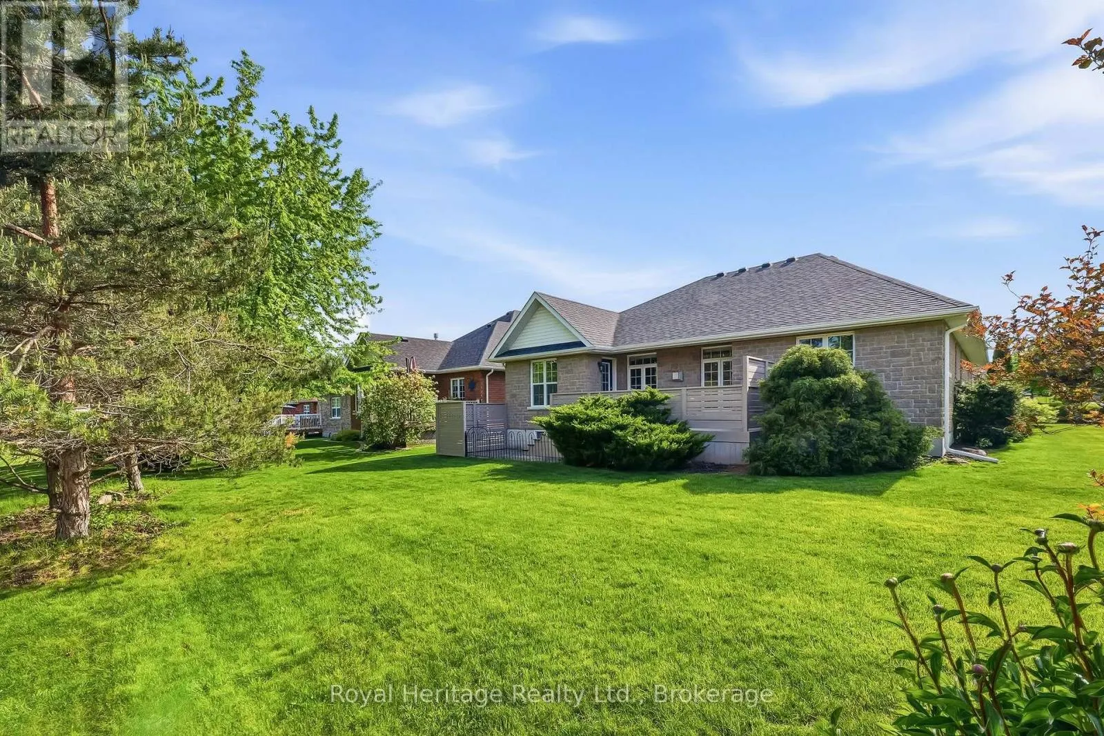 2 CORTLAND WAY