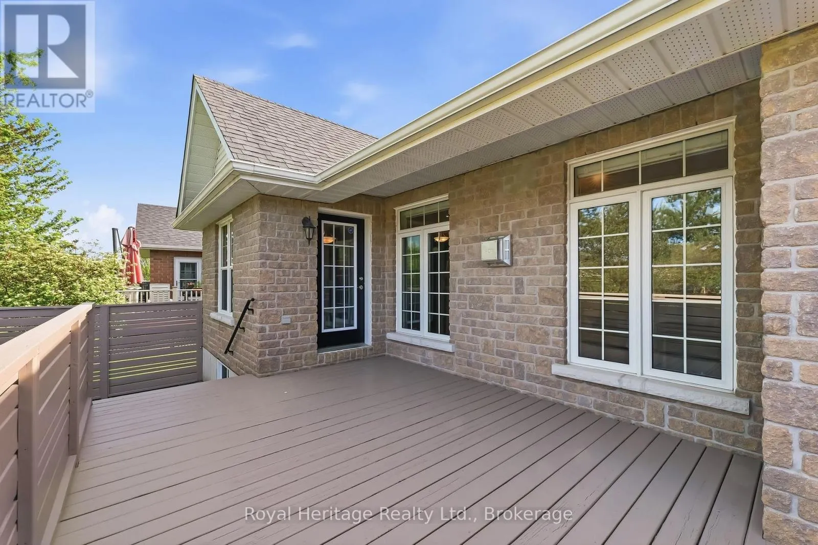 2 CORTLAND WAY