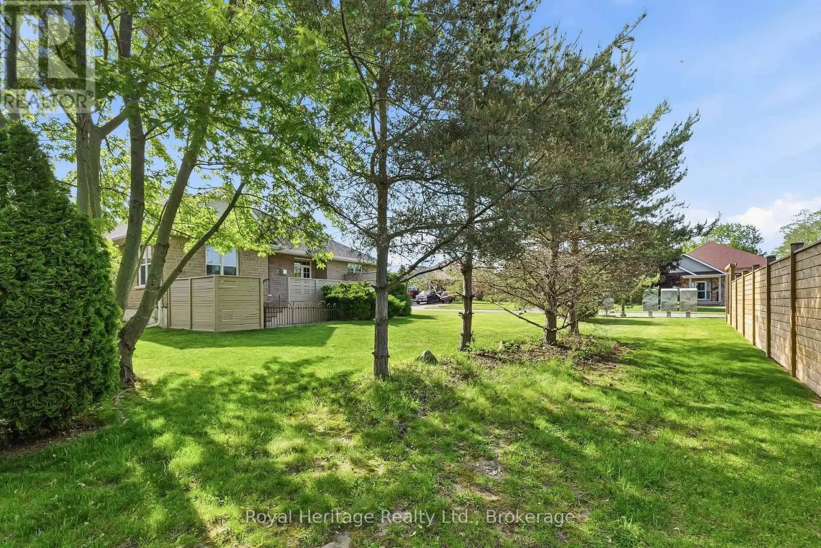 2 CORTLAND WAY