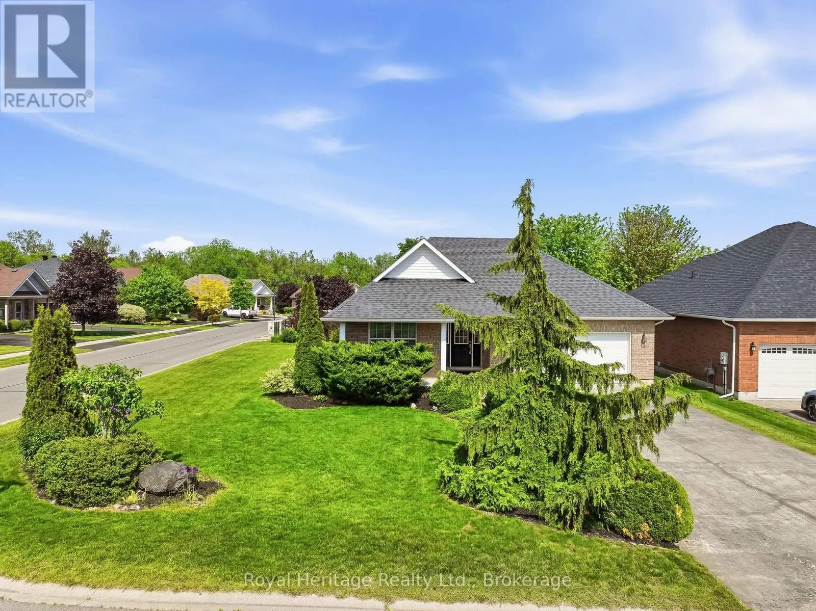 2 CORTLAND WAY