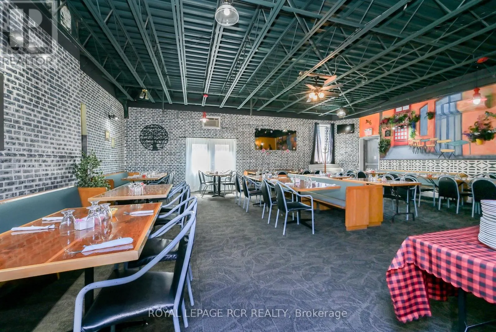 274 10TH STREET