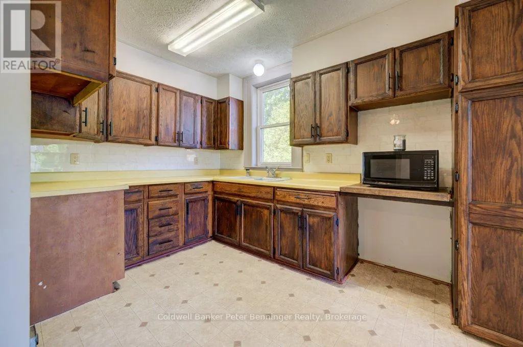 1365 BRUCE ROAD 15 ROAD