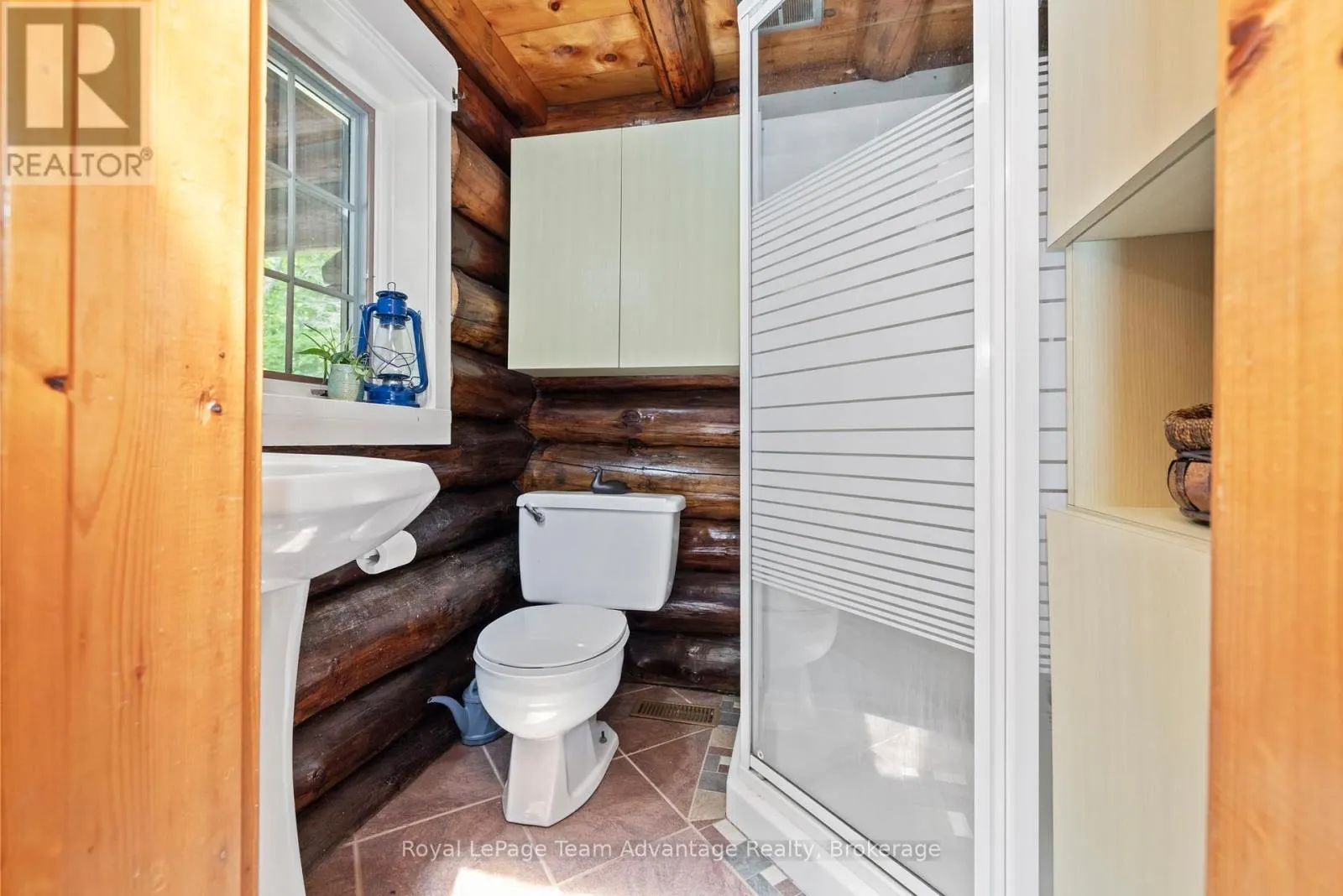 25 LIMBERT LANE N