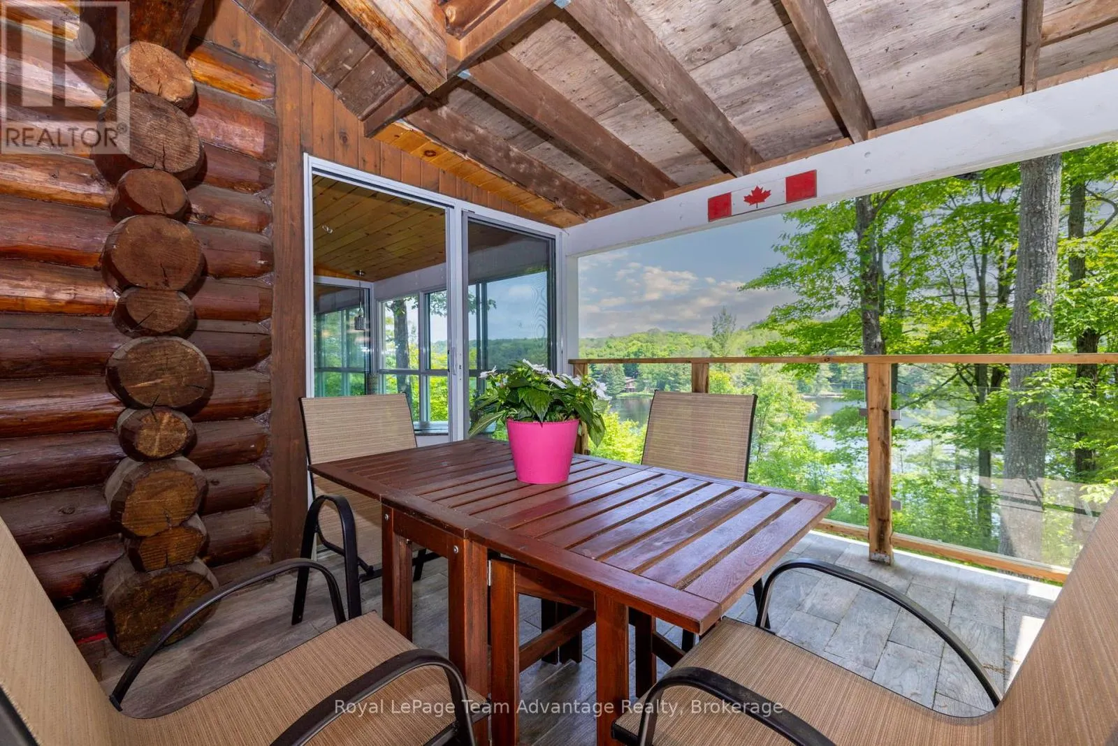 25 LIMBERT LANE N