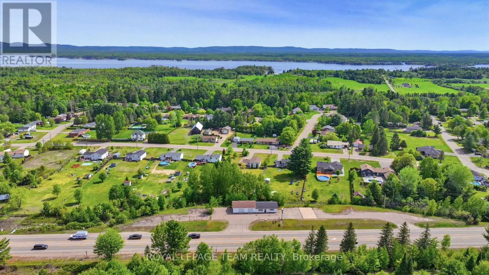 2427 PETAWAWA BOULEVARD