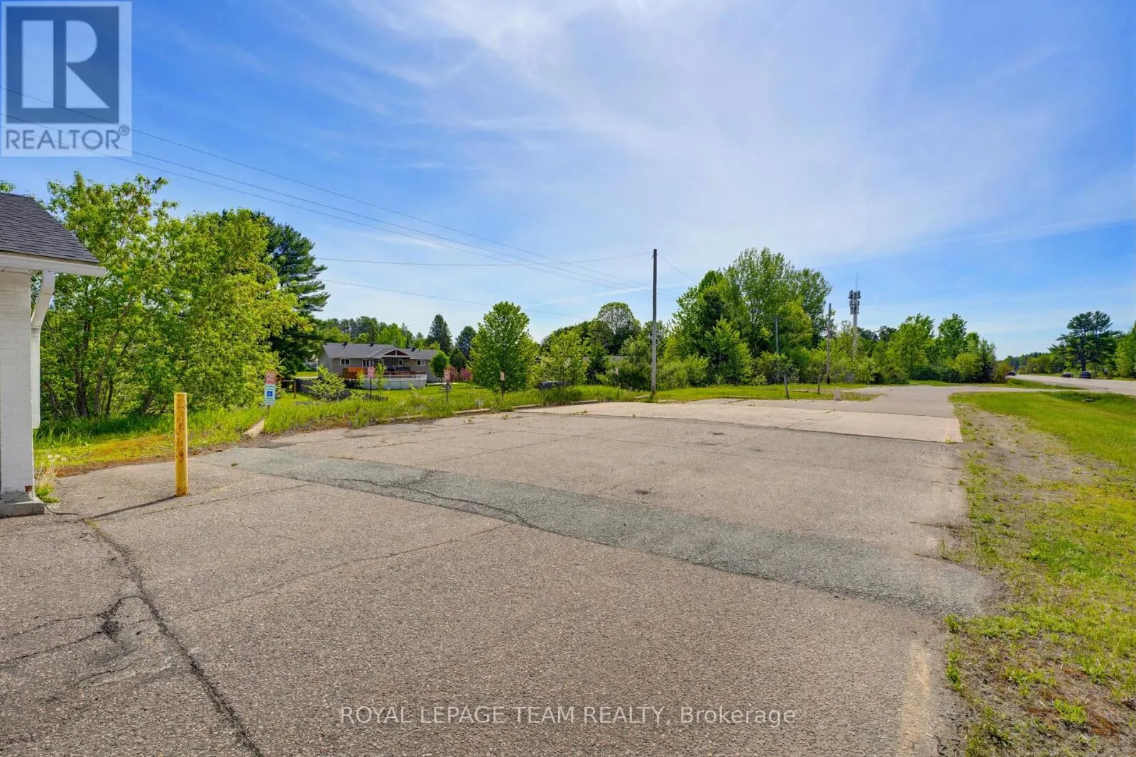 2427 PETAWAWA BOULEVARD