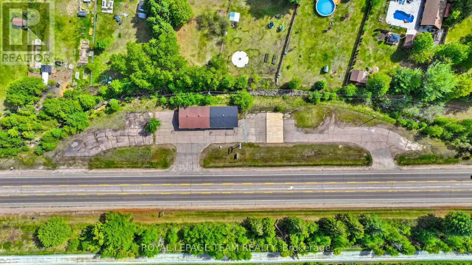 2427 PETAWAWA BOULEVARD