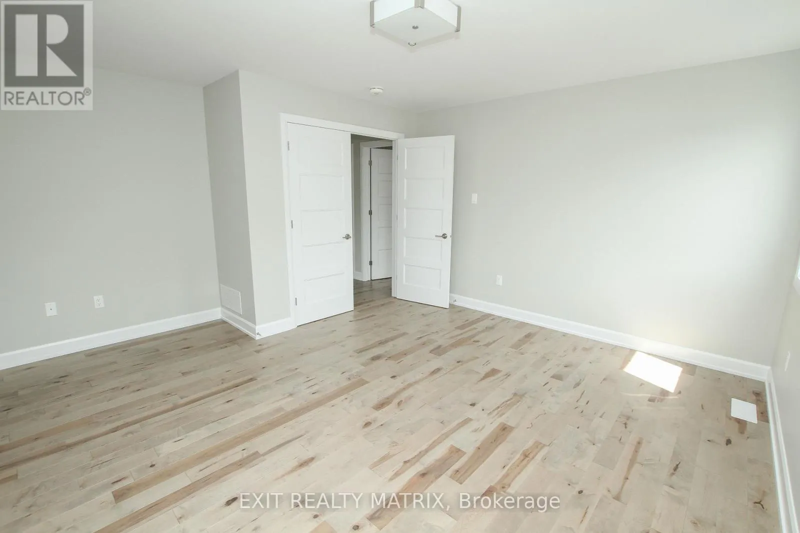1412 CAROLINE COURT