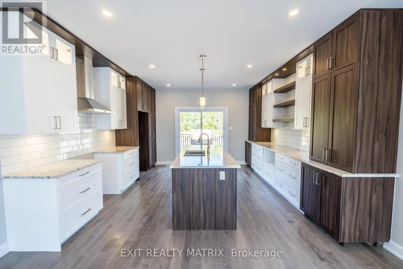 1412 CAROLINE COURT