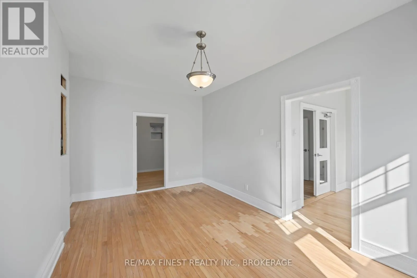 10 VICTORIA AVENUE