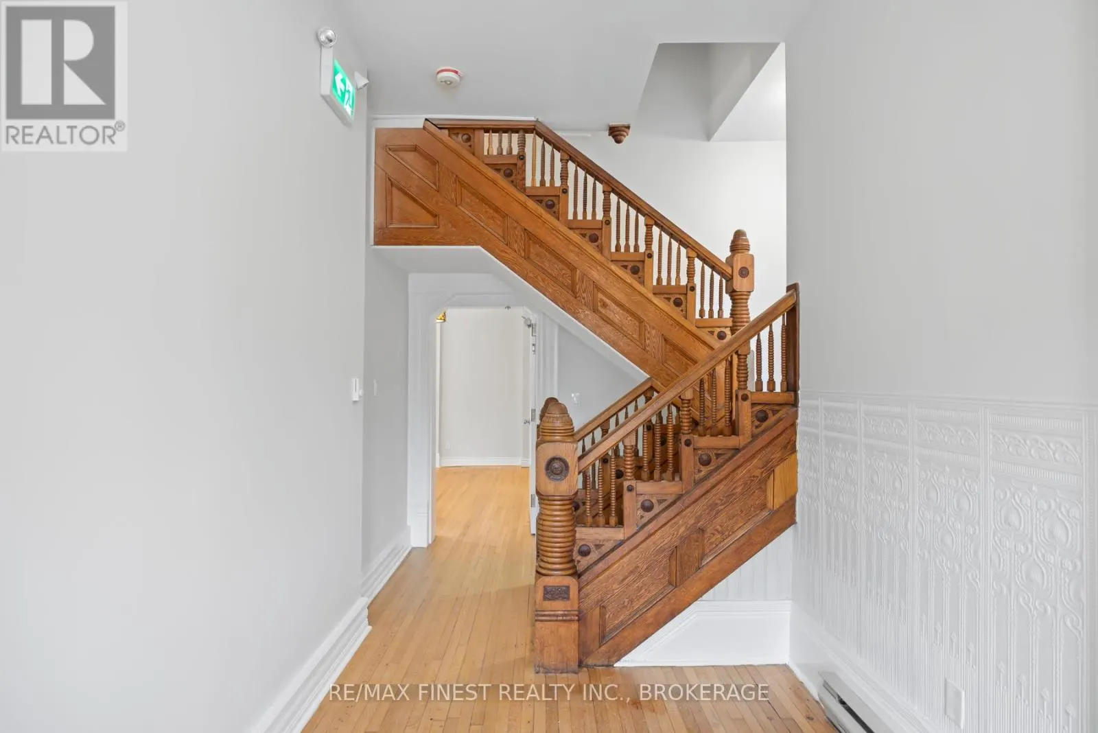 10 VICTORIA AVENUE