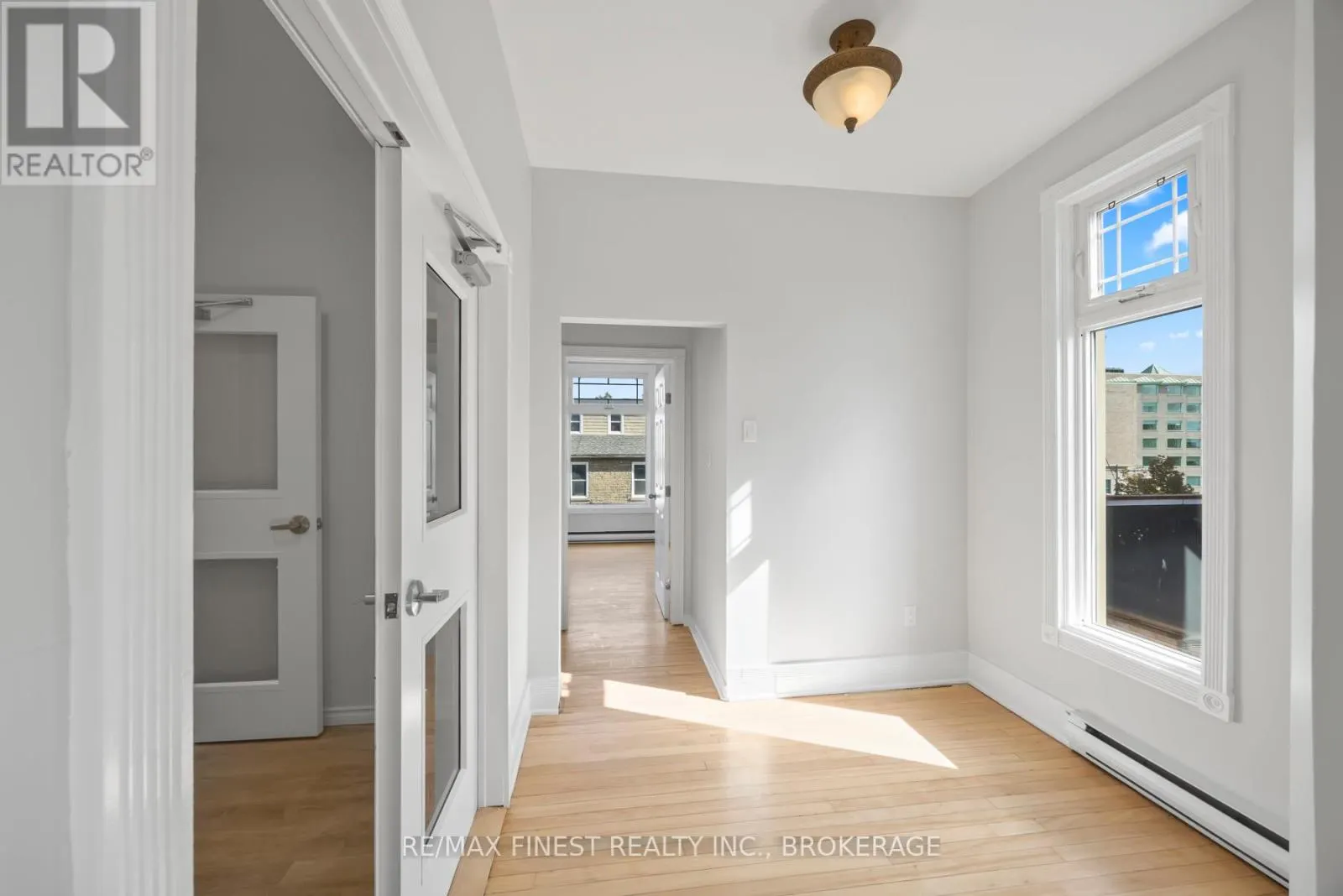 10 VICTORIA AVENUE