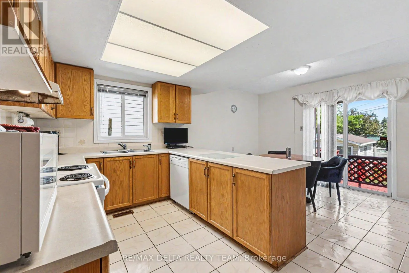 27 BRAMBLEGROVE CRESCENT