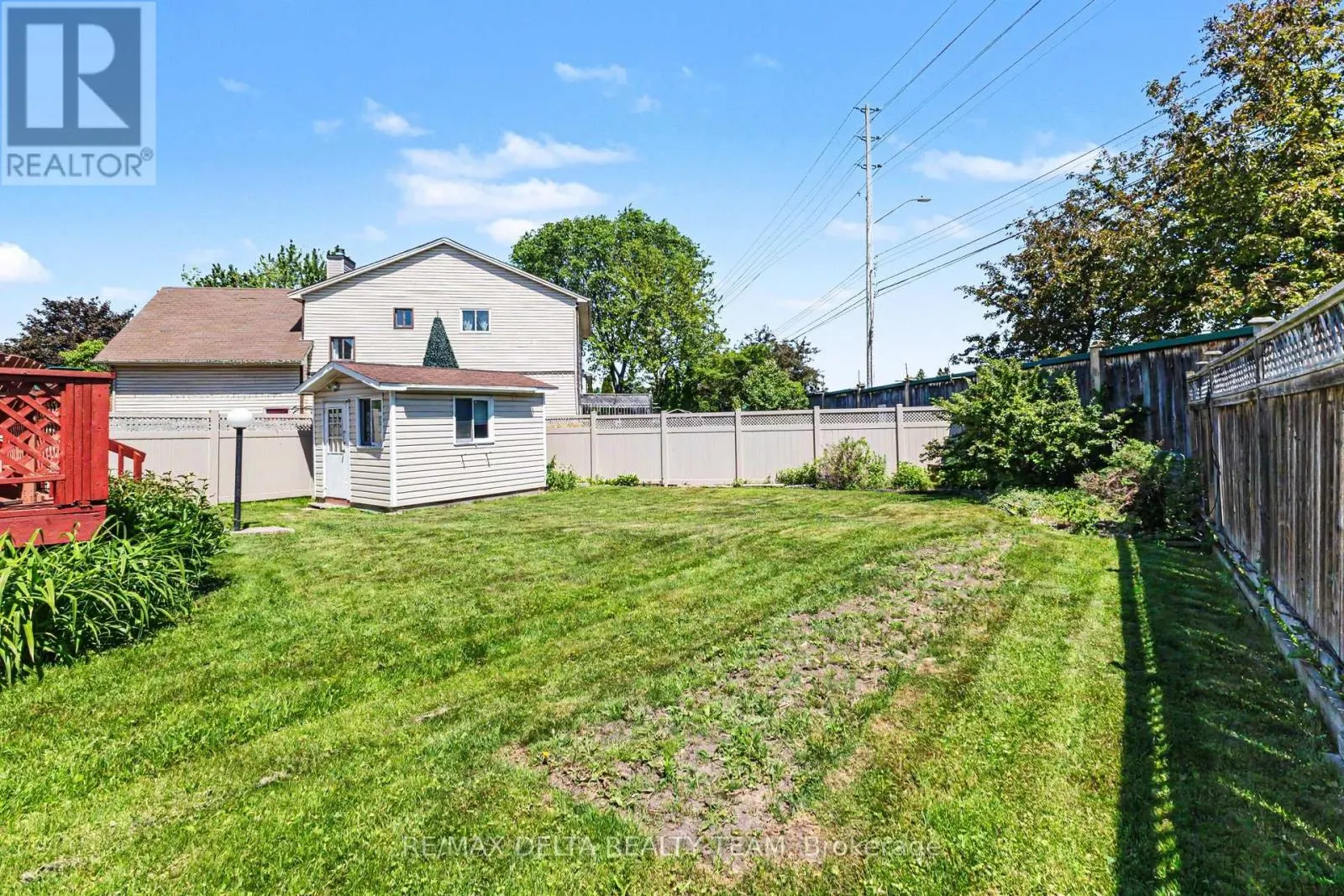 27 BRAMBLEGROVE CRESCENT