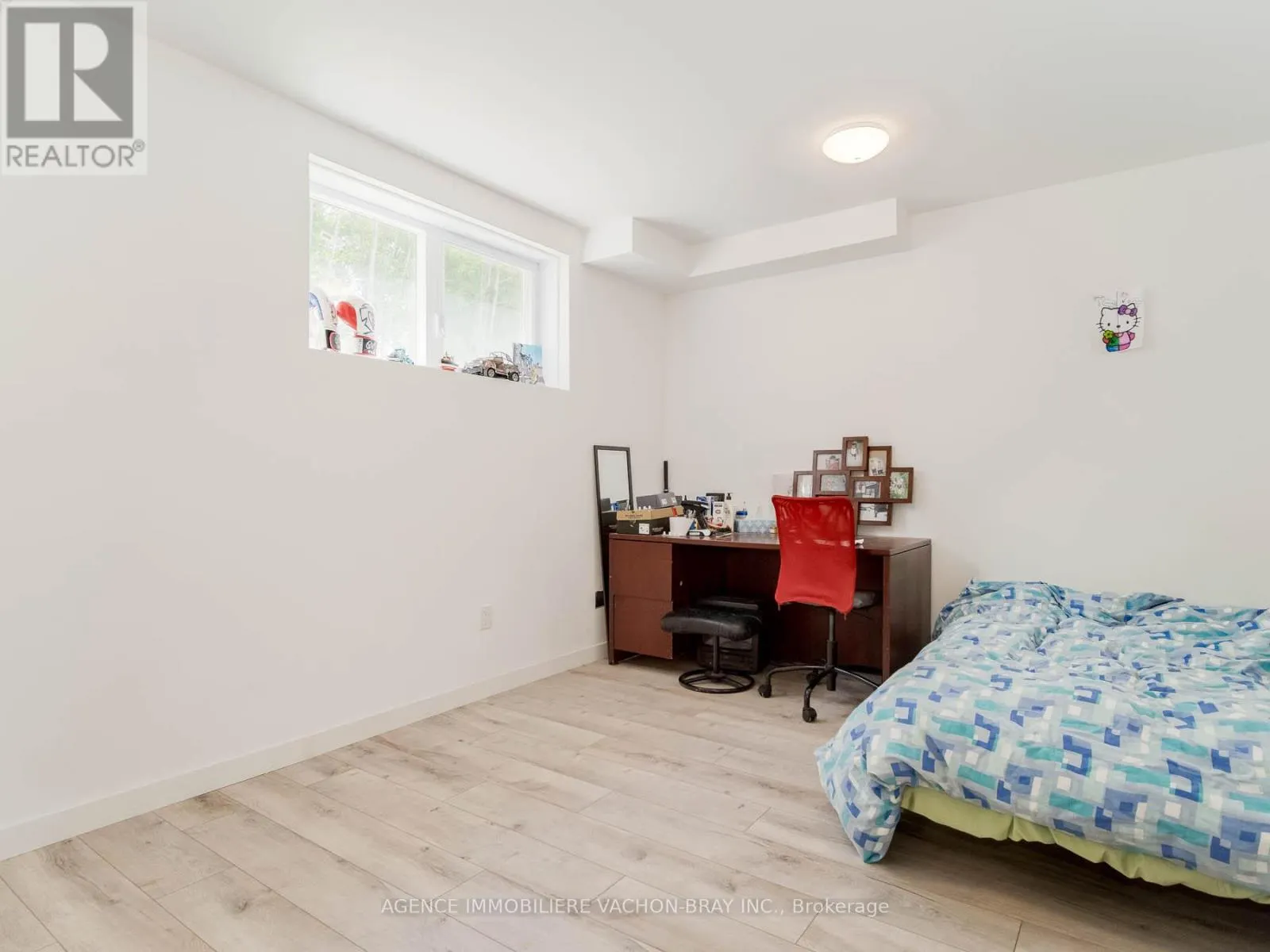 3814 LAKESIDE DRIVE