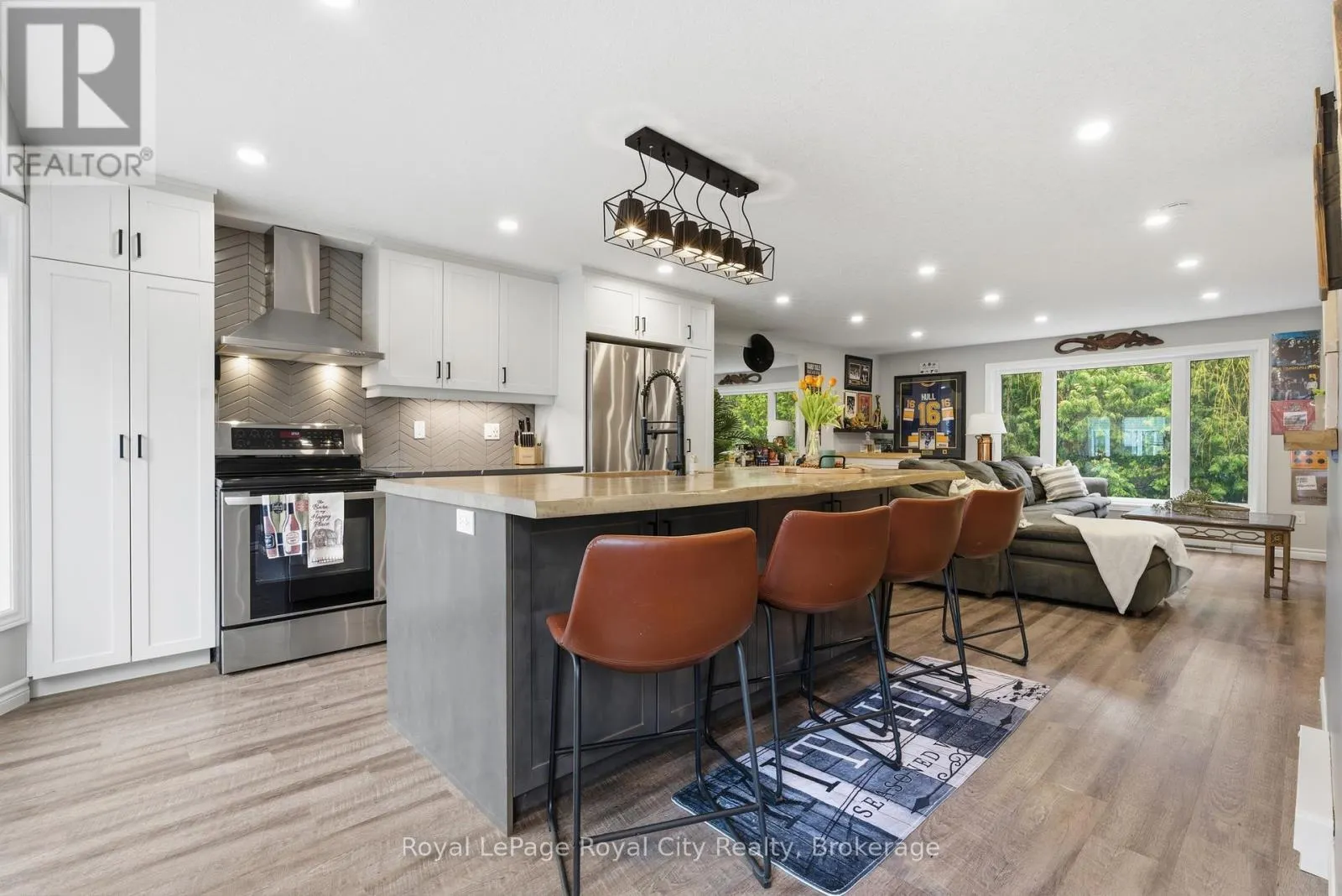 13 - 320 ALMA STREET #13